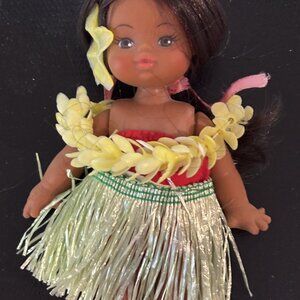 Vintage Hawaiian/Polynesian Hula Doll